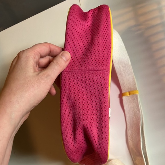 Sporty pink purse - Picture 6 of 7